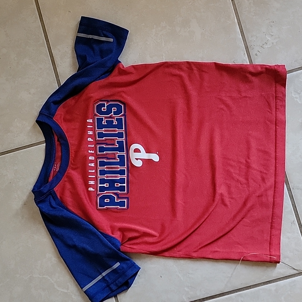 Phillies tshirt